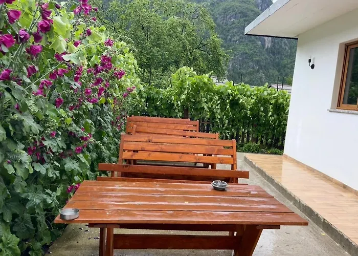 Thethi Mountain Gasthof