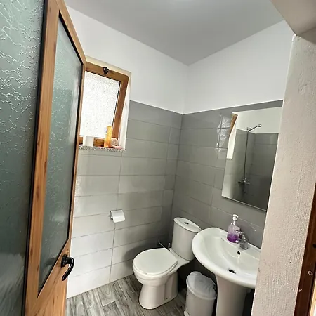 Thethi Mountain Guesthaouse בית הארחה טת